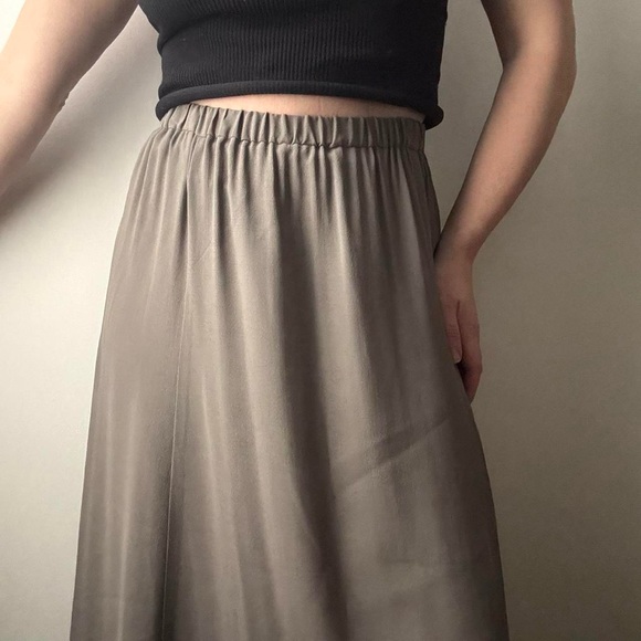 Eileen Fisher grey silk midi skirt - Picture 5 of 8